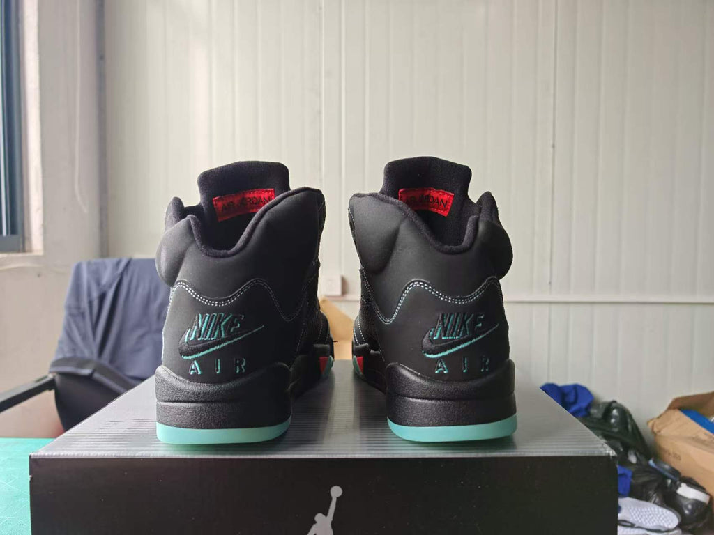 Air Jordan 5 'Halloween' Black / Mint / Red