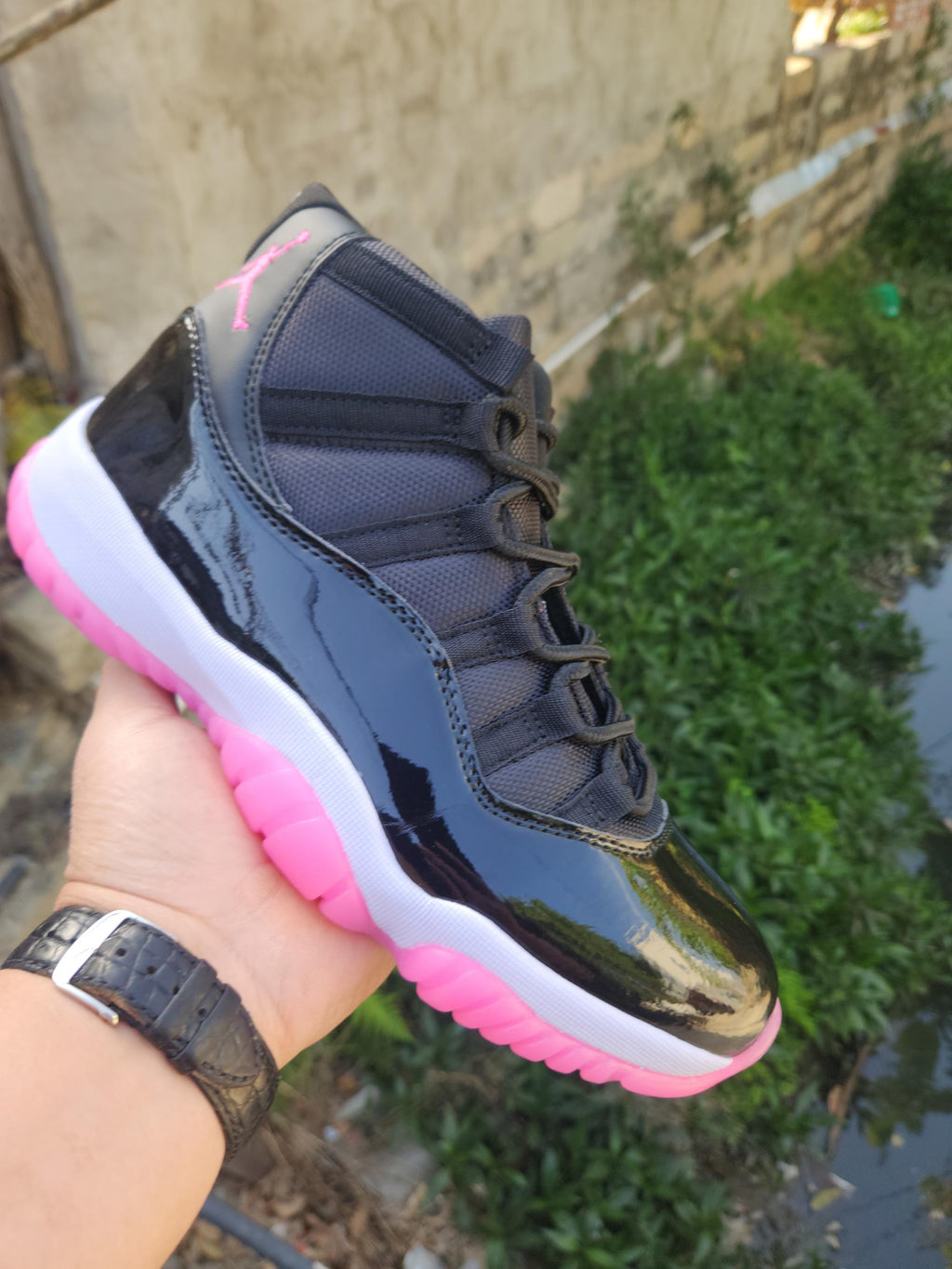 Air Jordan 11 Retro Black / Rose Pink